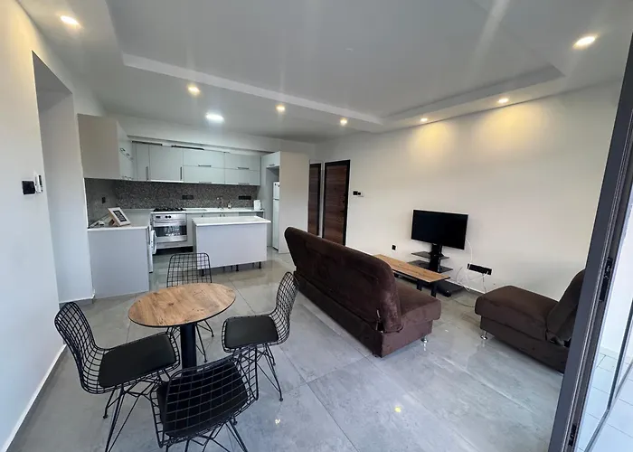 3 Bedroom In Апартаменты *