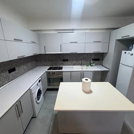 Joy Residence- 3 Bedroom With Balcony Apartament *