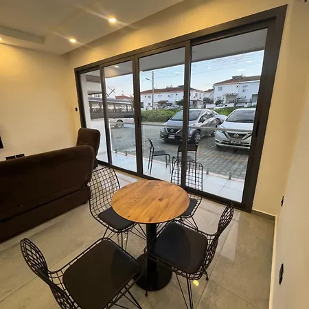 Διαμέρισμα 3 Bedroom In *